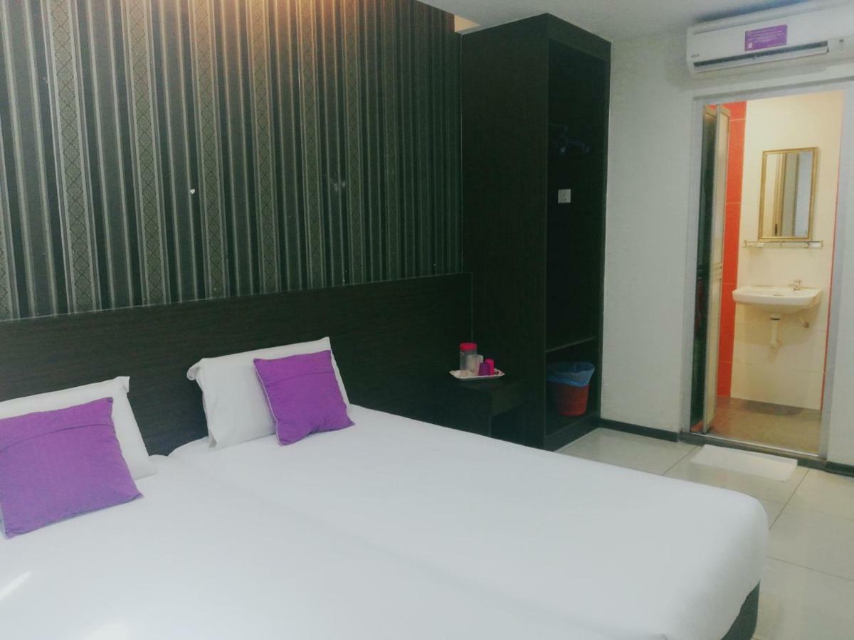 Remember Hotel Bukit Gambir Kültér fotó